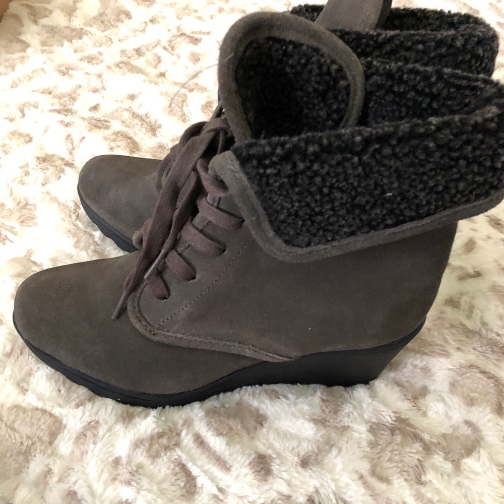 Beautiful pair of gray suede booties